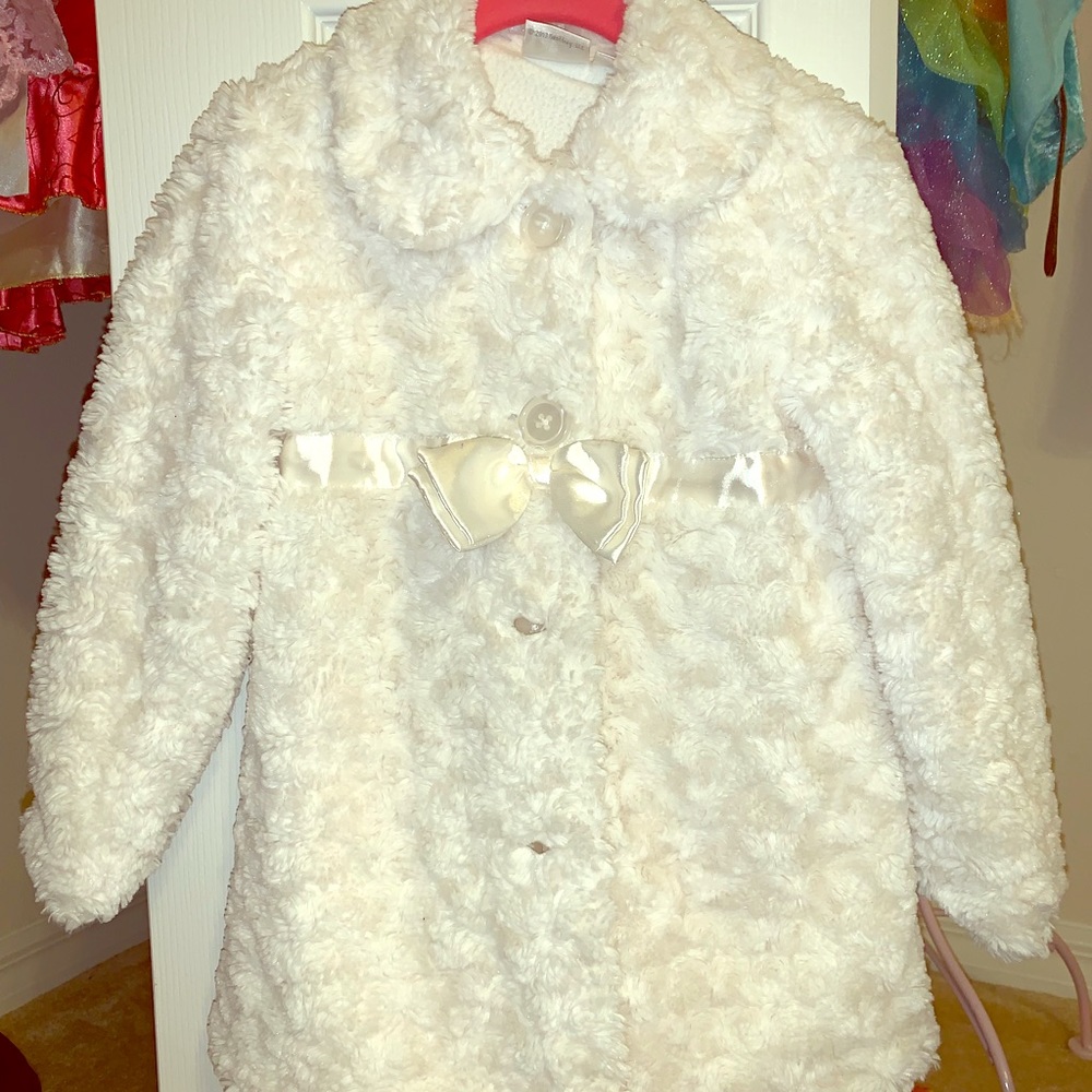 Costco girl’s fluffy white jacket